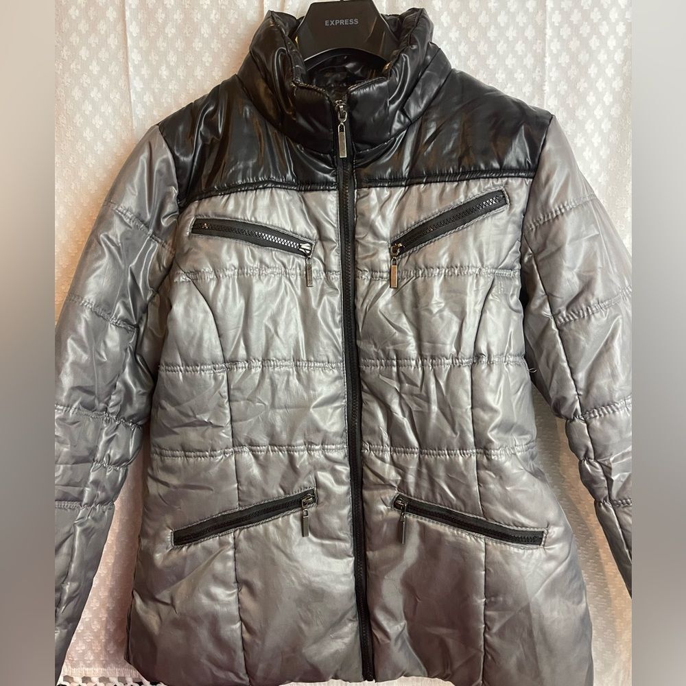 Boy Meets Girl Gray & Black Quilted Jacket - medium
